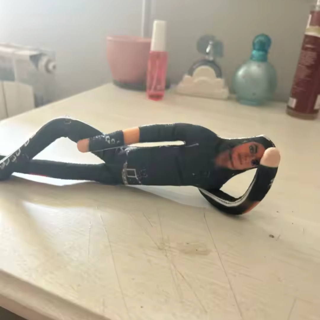 Dolls - دمية مايكل جاكسون الجديدة القابلة للثني