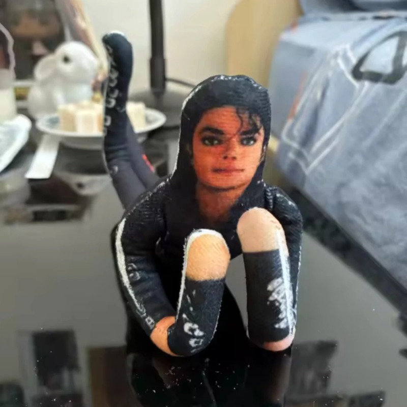 Dolls - دمية مايكل جاكسون الجديدة لعام 2026،