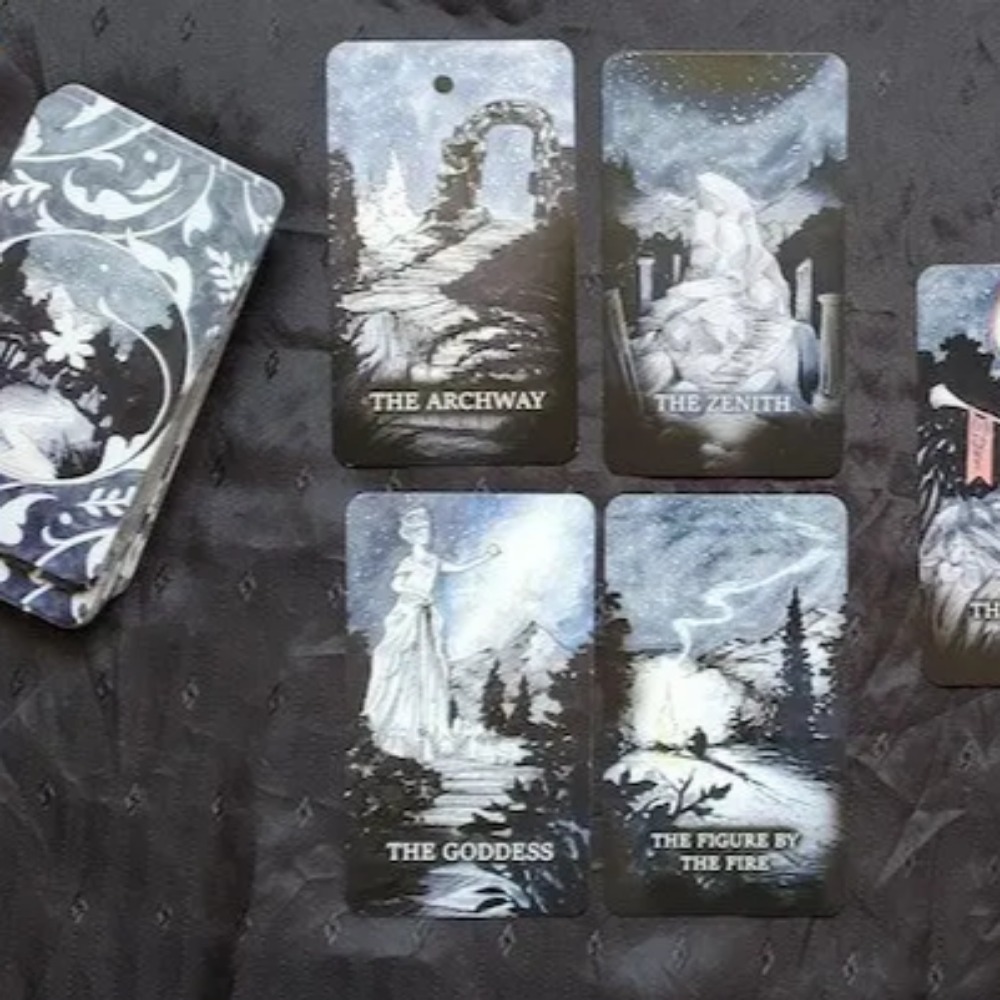 أوراكل لا نهاية له 9*6 سم على  - مراجعة Tarot Cards Deck With Guidebook وسعره